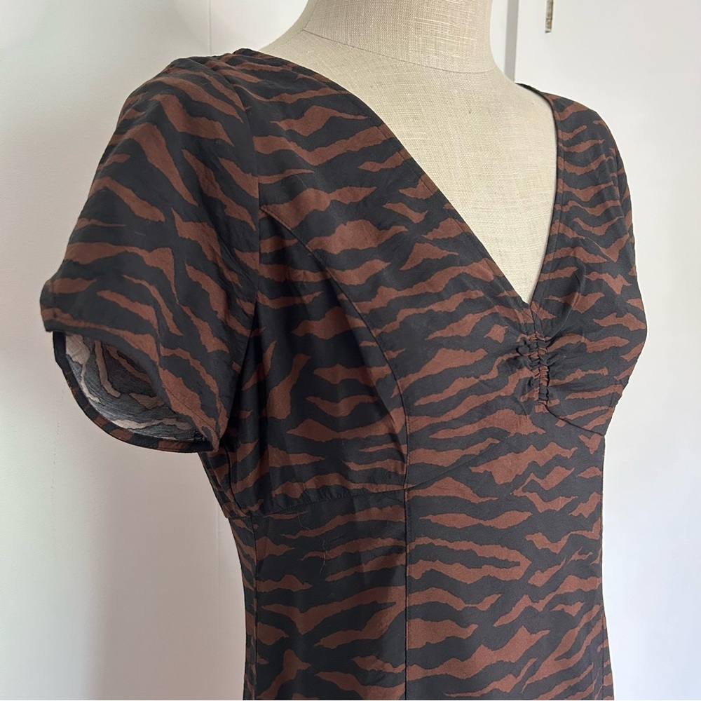 Madewell V-Neck Mini Dress in Abstract Animal Black Brown NWT Size 8 - Picture 6 of 10